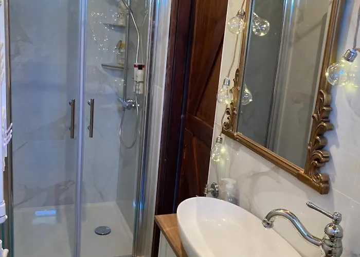 Olivier House * Zaglav