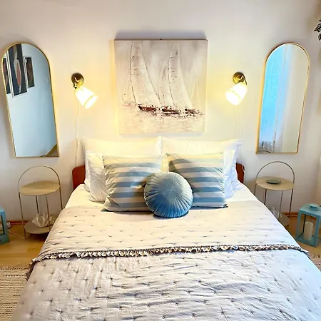 Olivier House * Zaglav